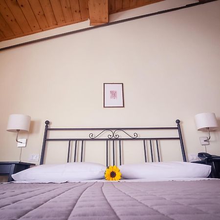 Locanda Il Monastero Ortonovo Екстер'єр фото