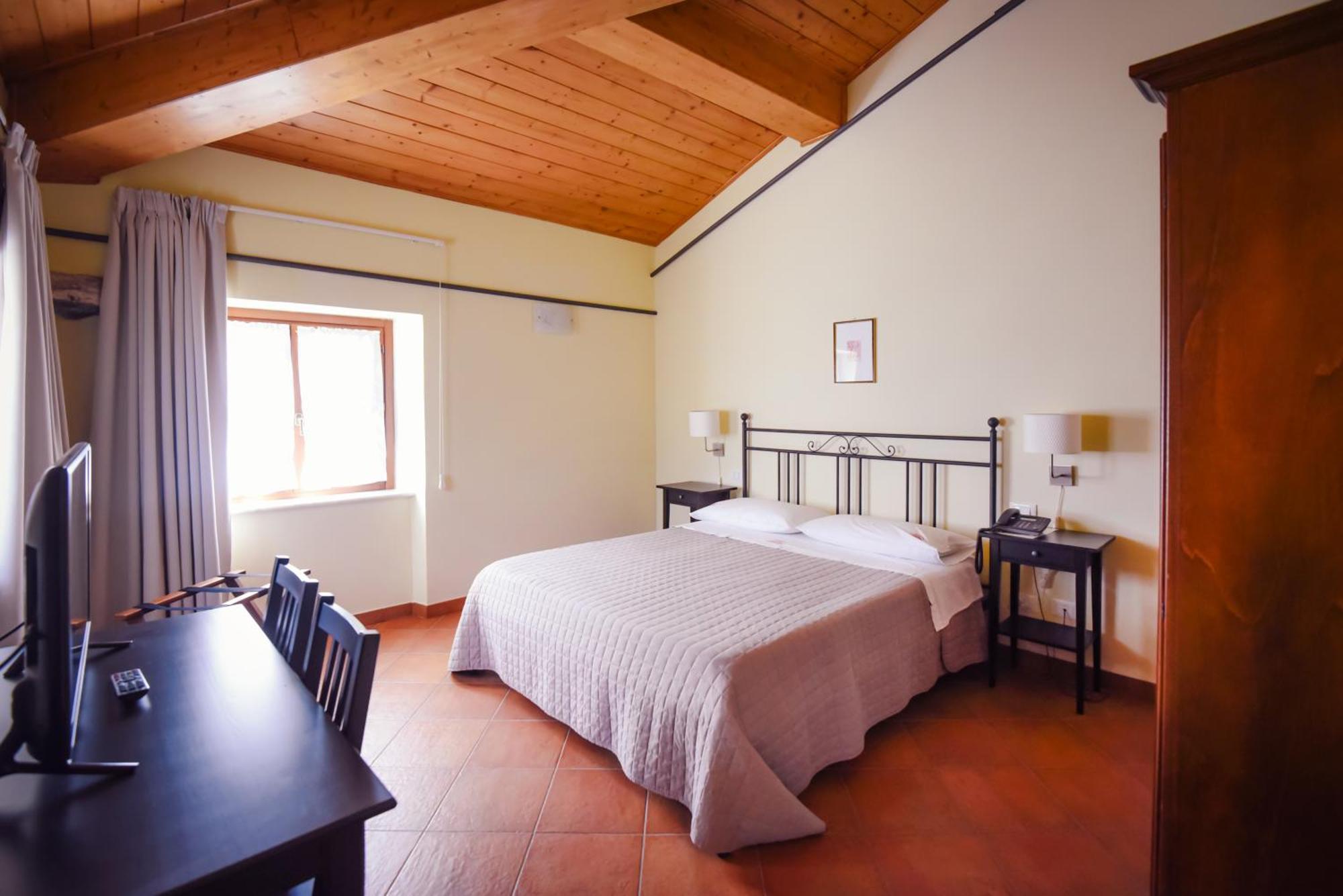 Locanda Il Monastero Ortonovo Екстер'єр фото