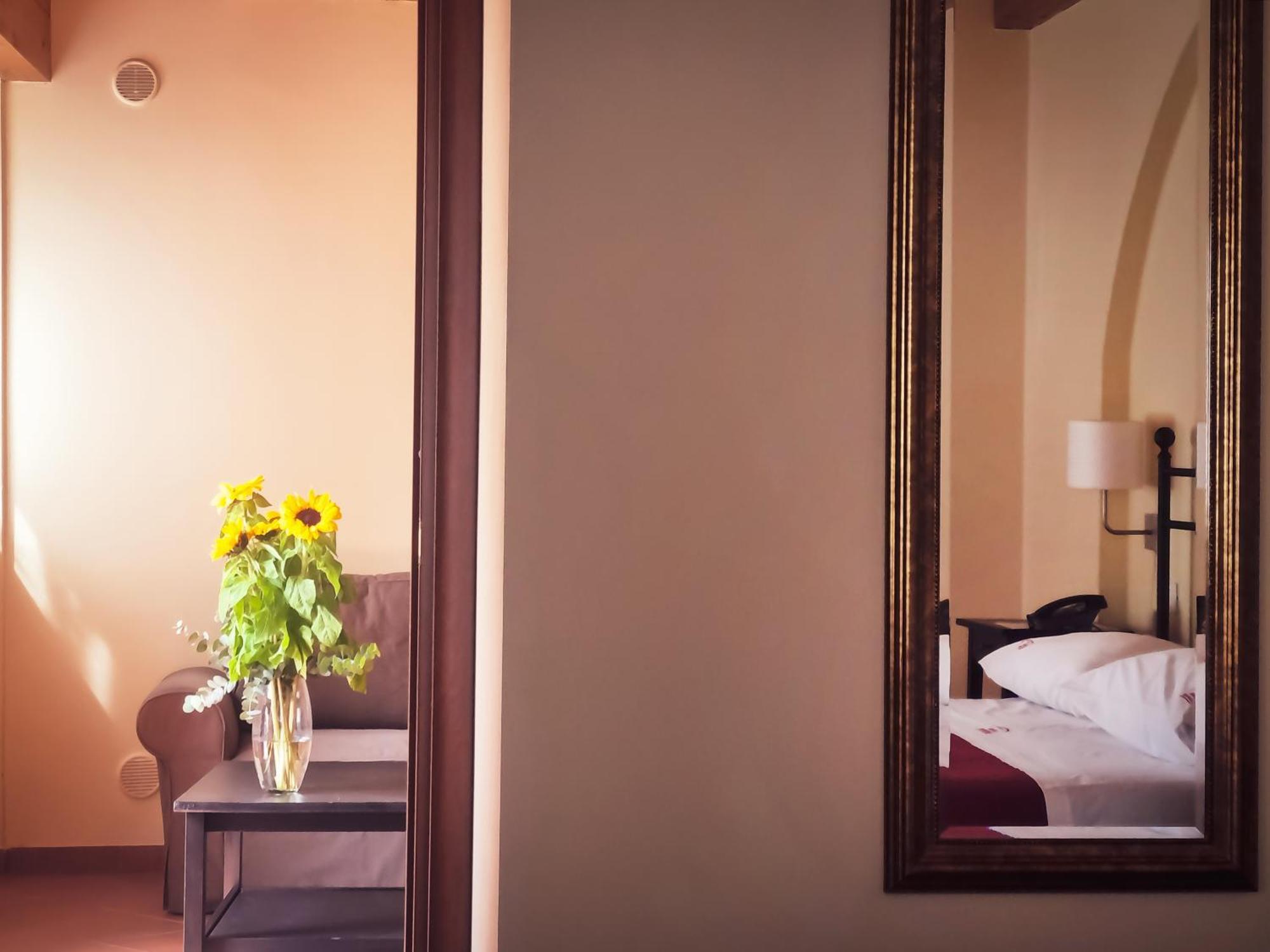Locanda Il Monastero Ortonovo Екстер'єр фото