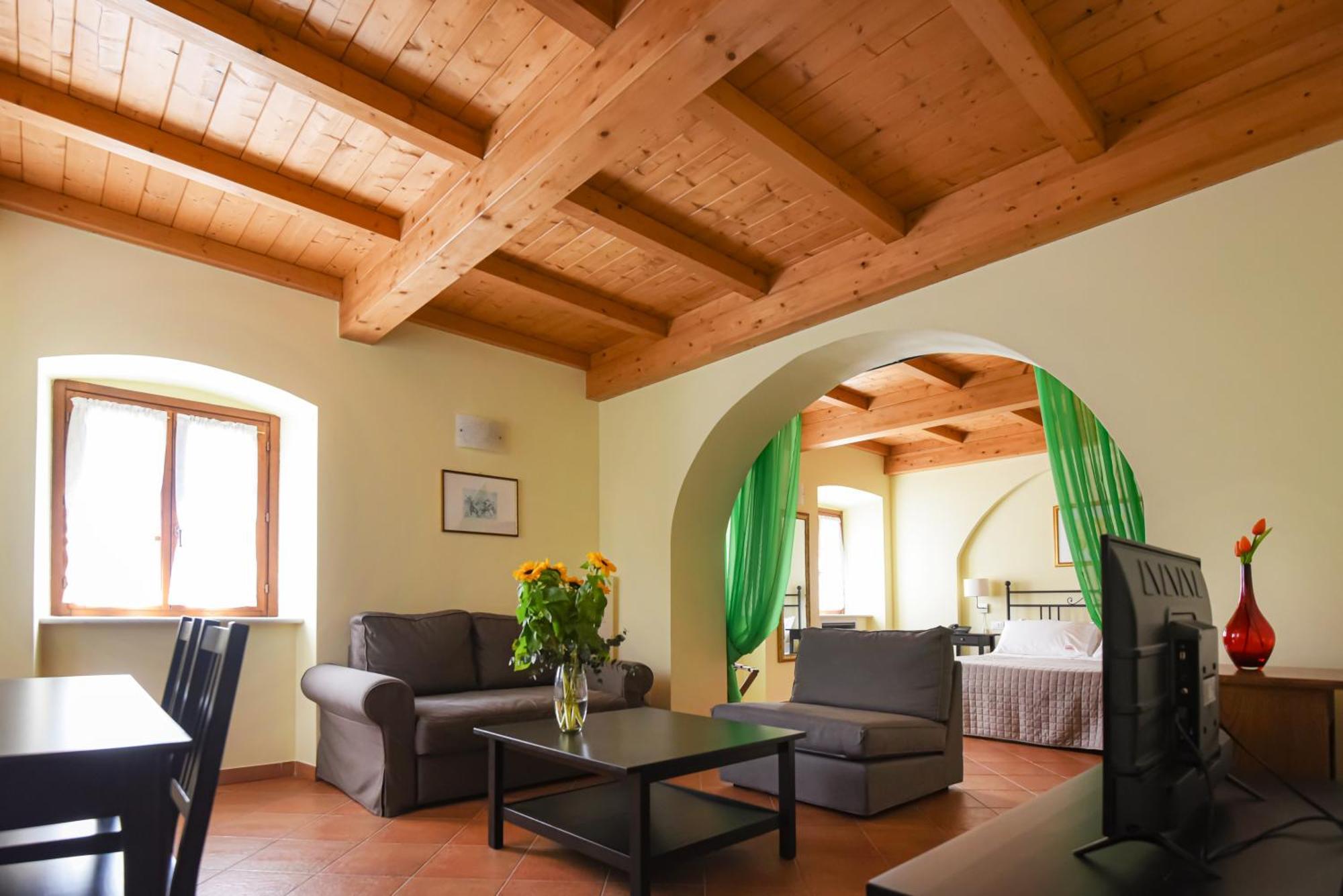 Locanda Il Monastero Ortonovo Екстер'єр фото