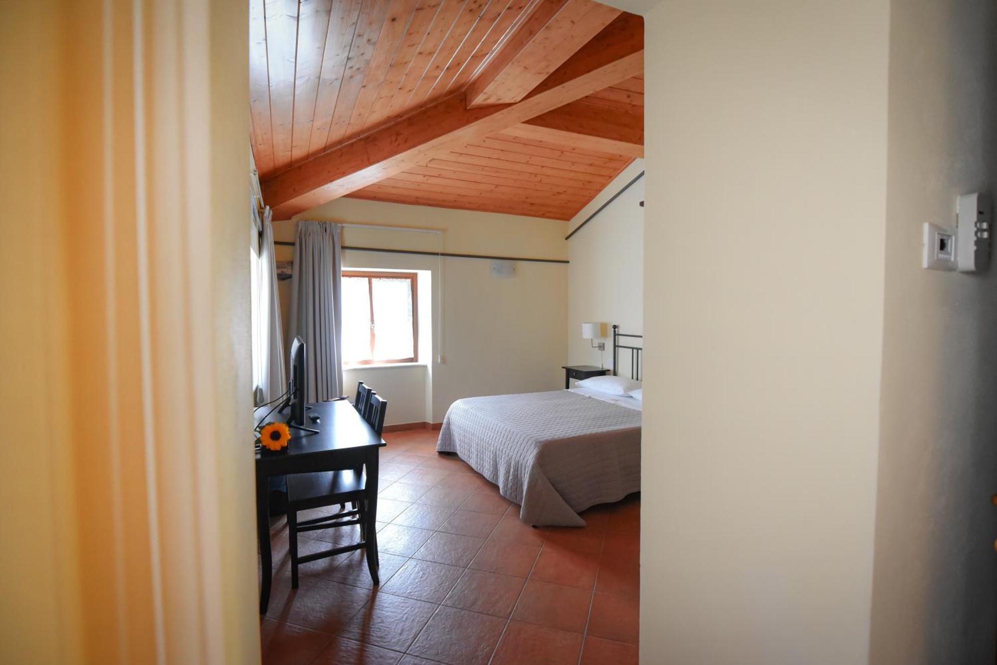 Locanda Il Monastero Ortonovo Екстер'єр фото