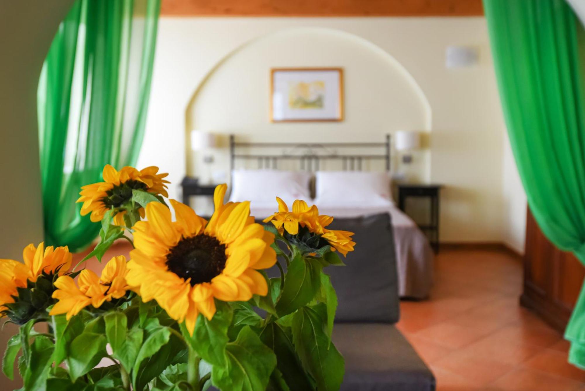 Locanda Il Monastero Ortonovo Екстер'єр фото