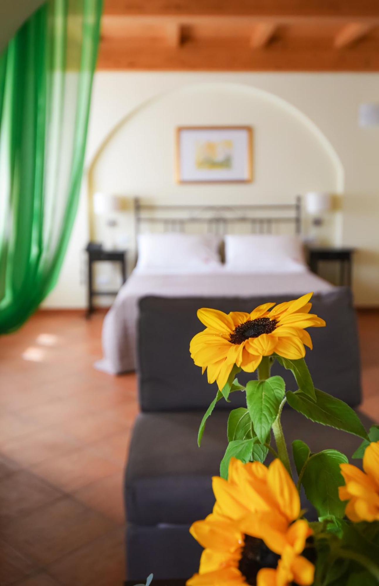 Locanda Il Monastero Ortonovo Екстер'єр фото