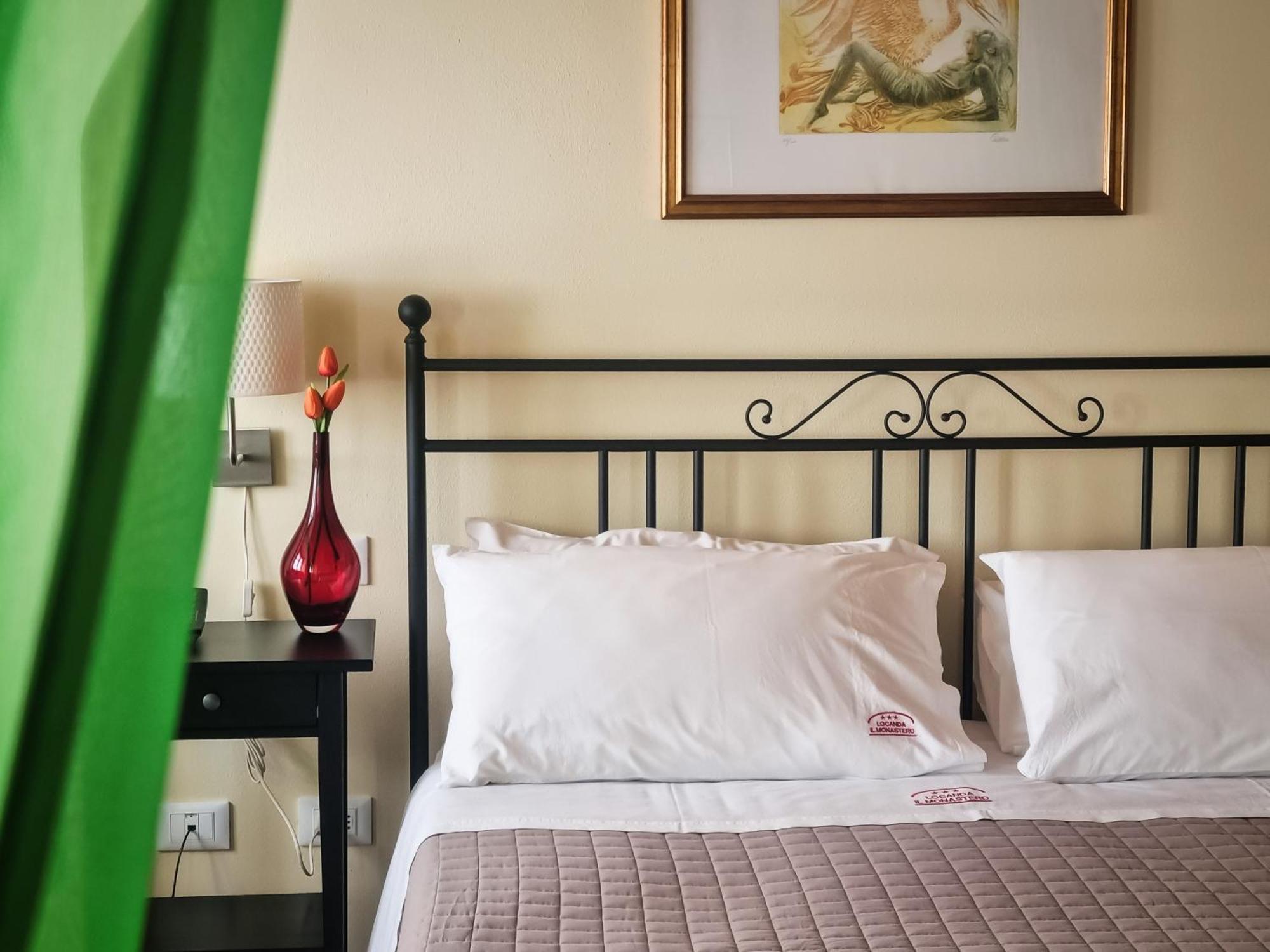Locanda Il Monastero Ortonovo Екстер'єр фото